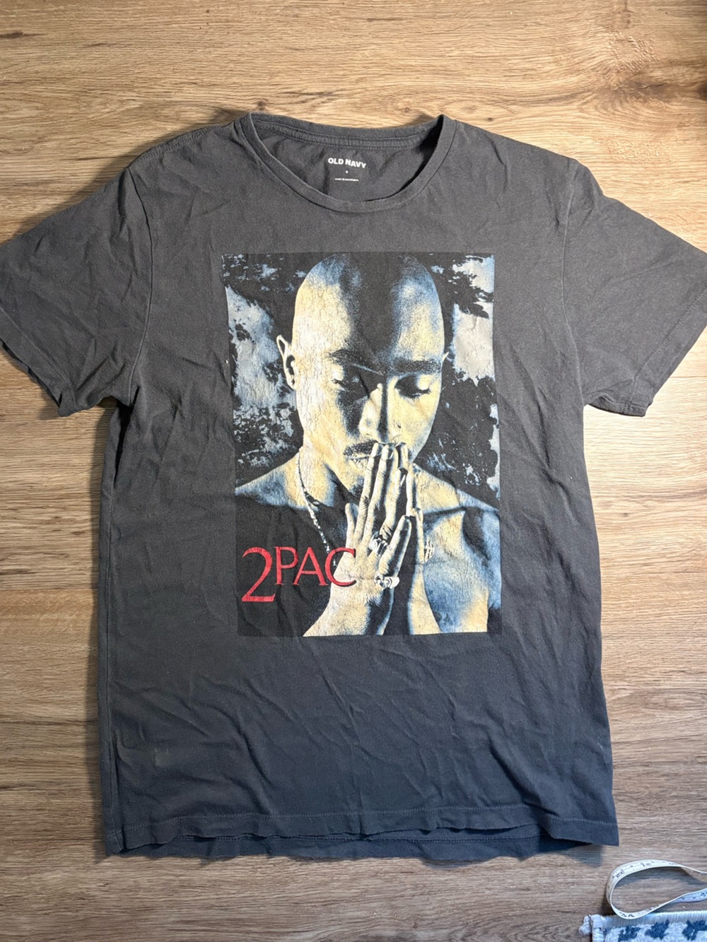 Old Navy 2Pac Tupac Shakur Praying Graphic T-Shirt